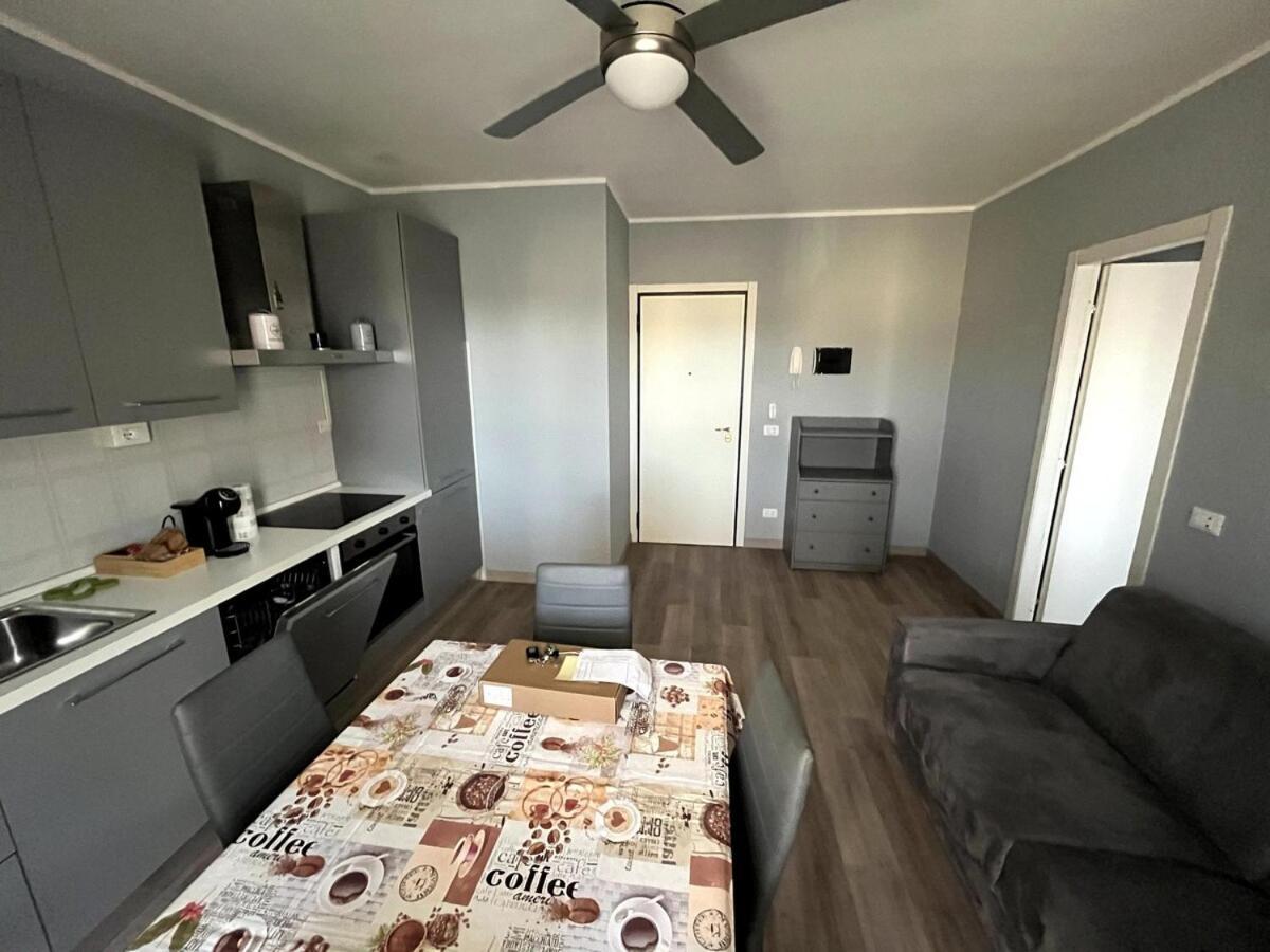 Bilocale Con Netflix Incluso Apartment Lodi Ngoại thất bức ảnh